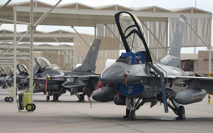 В США сенаторы потребовали от Пентагона передать Украине истребители F-16