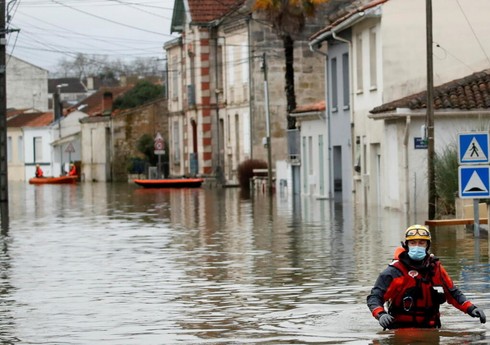 Во Франции семь человек пропали без вести из-за наводнений на юго-западе страны