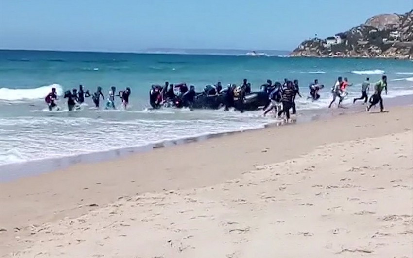 У берегов Испании за два дня спасли почти 500 мигрантов