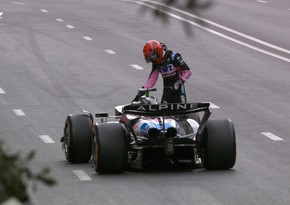 Ocon encounters technical problems during F1 free practice in Baku