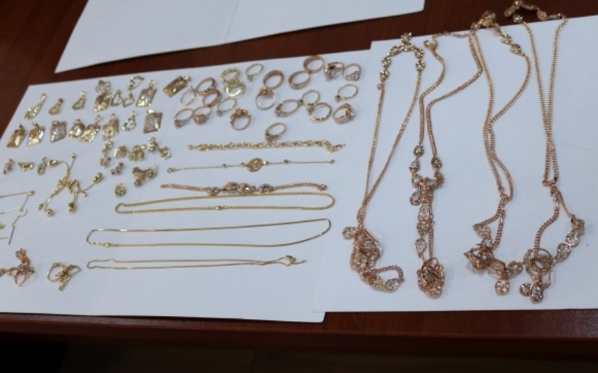 114 pieces of jewelry revealed and seized from internal organs of a woman, travelling from Turkey