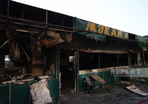 МЧС: Пожар в торговом центре Баку потушен