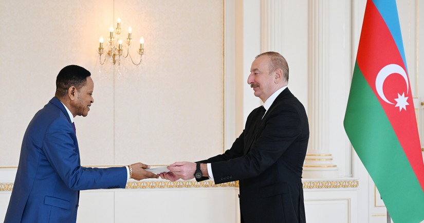 President Ilham Aliyev receives credentials of incoming ambassador of Democratic Republic of Congo to Azerbaijan