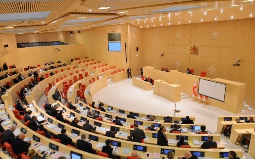 В парламенте Грузии возник спор, пленарное заседание приостановлено - ОБНОВЛЕНО - ВИДЕО