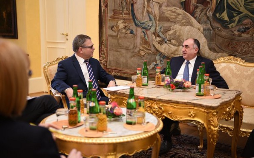 Главы МИД Азербайджана и Чехии провели встречу в Праге