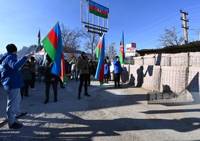 Protest continues on Khankandi-Lachin road, 'Karabakh Shikastasi' played - VIDEO