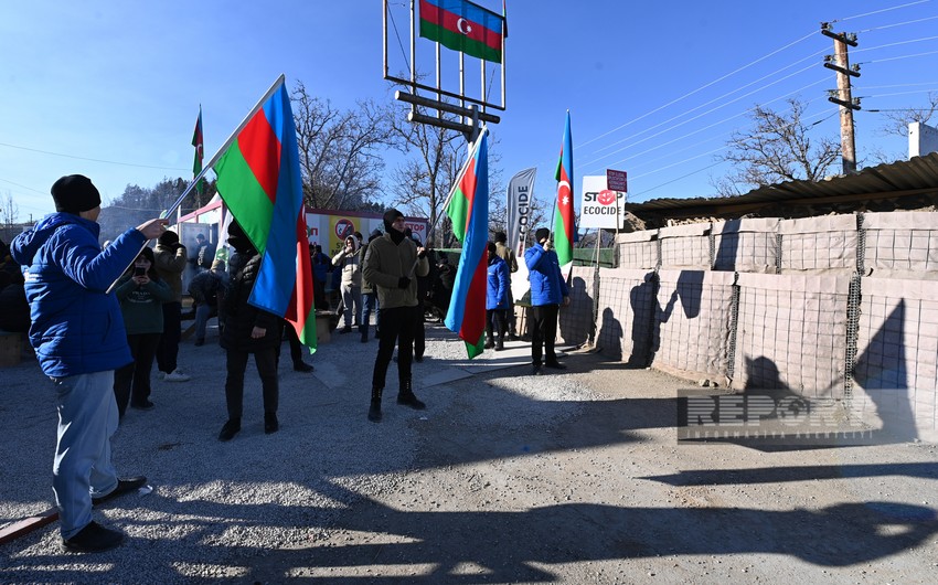 Protest continues on Khankandi-Lachin road, 'Karabakh Shikastasi' played - VIDEO