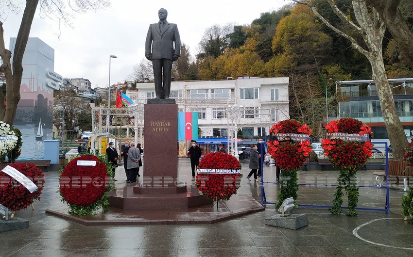 Istanbul holds commemoration ceremony on Heydar Aliyev's death anniversary 