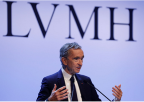 Глава Louis Vuitton за неделю разбогател на 8 млрд долларов