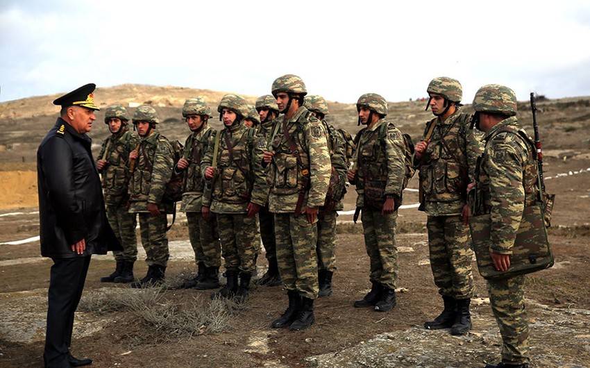 Начальник Генштаба Азербайджанской армии встретился с личным составом Высшего военного училища