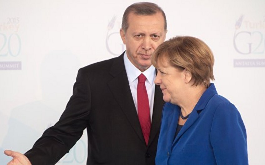 Эрдоган и Меркель согласились продолжить переговоры о безвизовом режиме