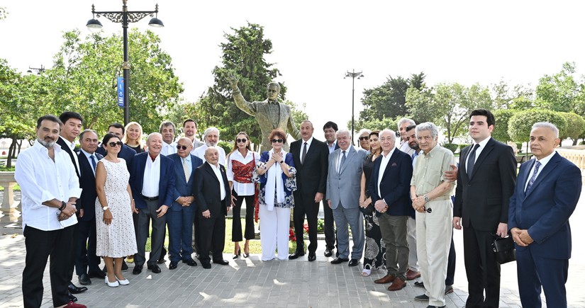 Ilham Aliyev, Mehriban Aliyeva attend opening of monument to Muslum Magomayev