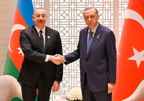 Дан официальный обед в честь глав государств Азербайджана и Турции и их супруг