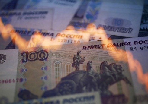 СМИ: Рубль упал до 8-месячного минимума