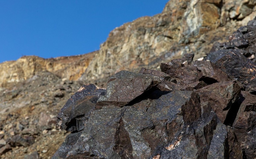 На группе железорудных месторождений Дашкесан продолжаются геологические исследования