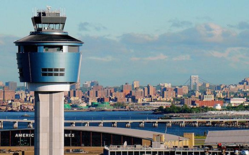 Аэропорт в Нью-Йорке возобновил работу после инцидента c самолетом кандидата в вице-президенты США