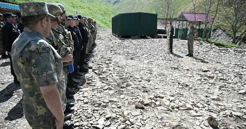 Закир Гасанов и Хикмет Мирзоев проверили боевую подготовку подразделений на условной границе