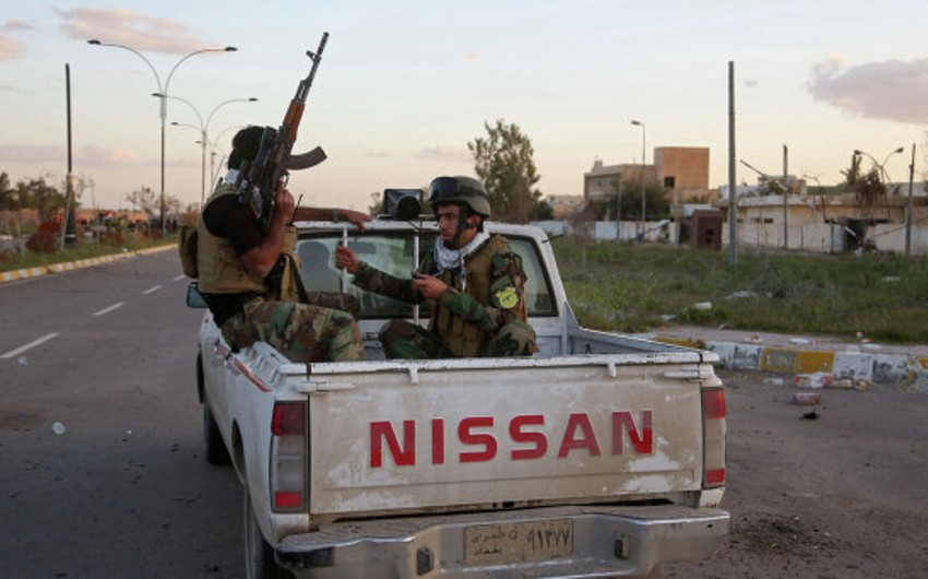 Более 20 военнослужащих Ирака погибли в двух терактах на западе страны