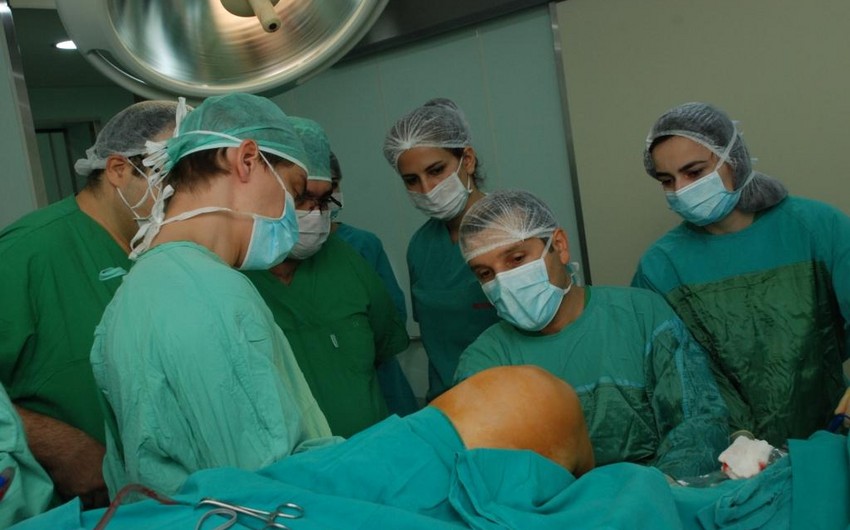 В Азербайджанском медицинском университете проведена уникальная операция