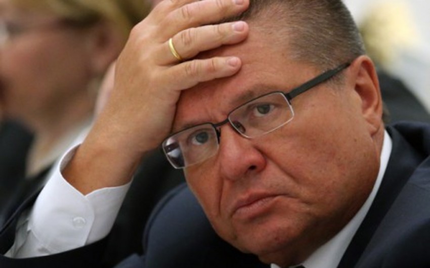 Russian Minister of Economic Development: Economy went down to bottom
