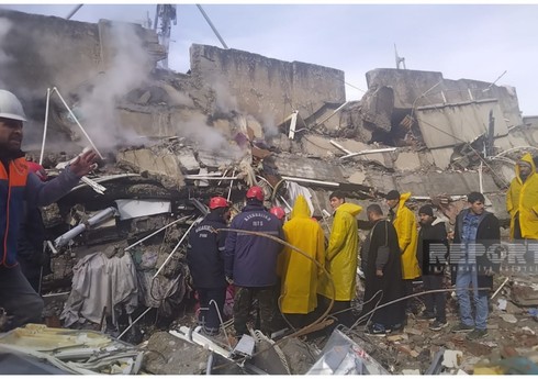 К работе по ликвидации последствий землетрясения в Турции привлечены 725 сотрудников МЧС Азербайджана