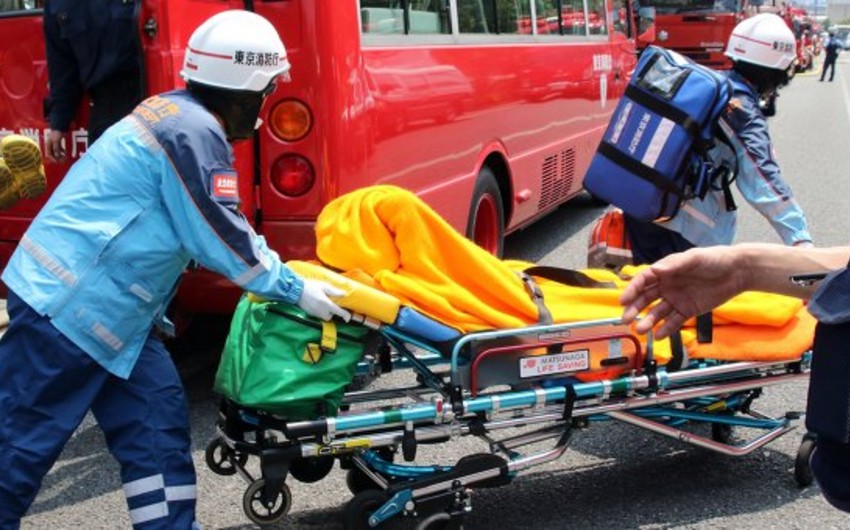 В Японии туристический автобус попал в ДТП, погиб один человек, ранены десятки