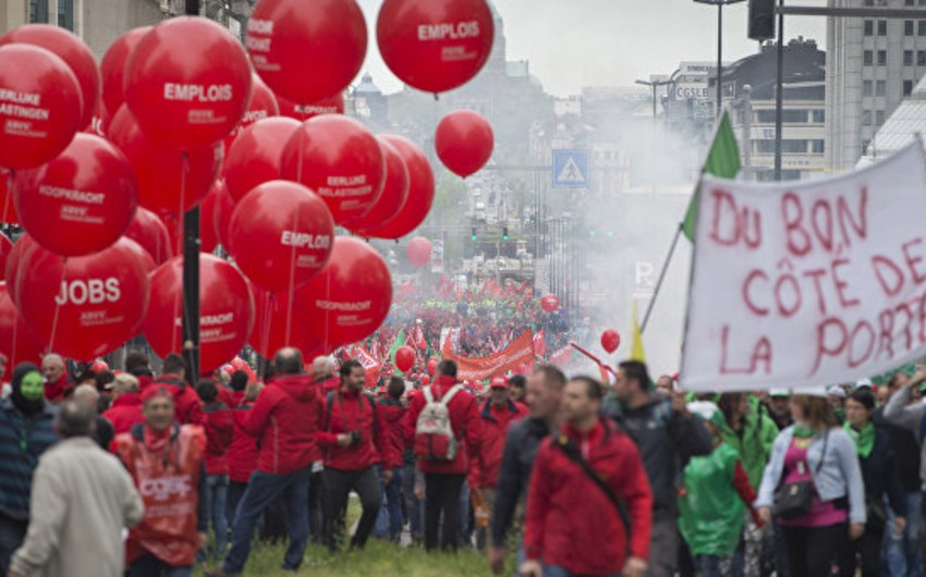 В Брюсселе митинги против правительства переросли в столкновения с полицией