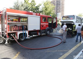 Bus in Baku blew smoke, passengers evacuated – PHOTO