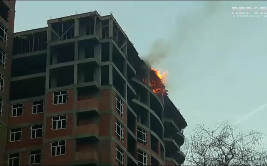 Пожар в многоэтажном жилом здании в Баку локализован - ФОТО - ВИДЕО - ОБНОВЛЕНО