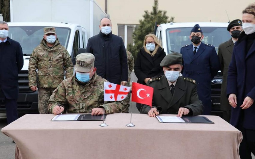 Turkey hands over special equipment to Georgia for military airfield in Marneuli