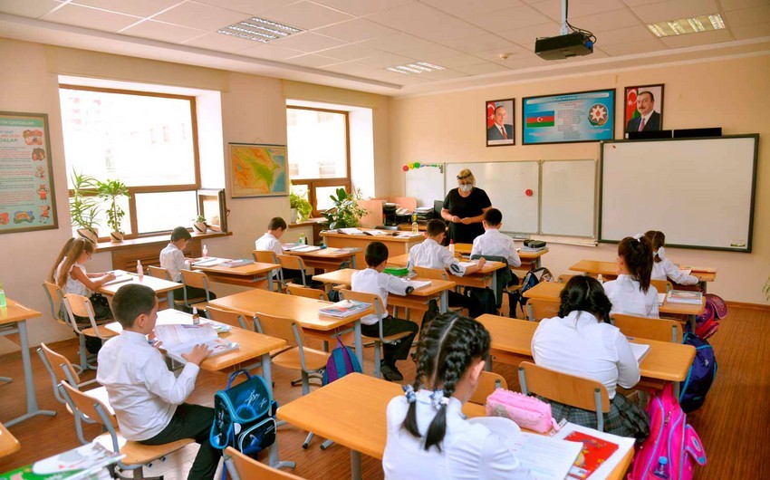 В Азербайджане начинается электронное перемещение учащихся