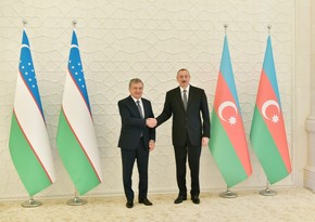 Президенты Азербайджана и Узбекистана провели телефонный разговор