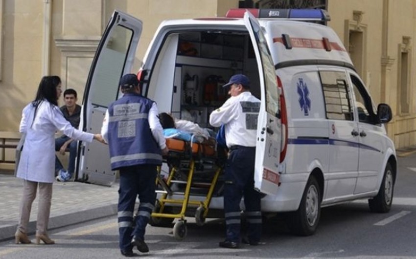 На прошлой неделе в Баку за скорой медпомощью обратились 13763 человека, 1337 из них госпитализированы