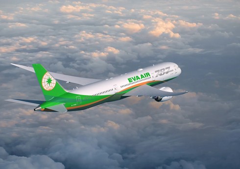 Самолет тайваньской авиакомпании EVA Air совершил вынужденную посадку в Баку
