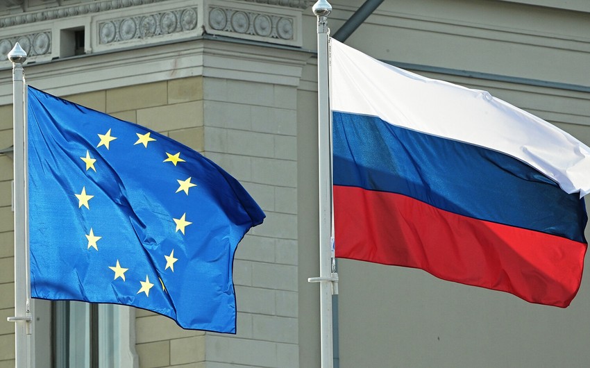 ЕС внесет в новый санкционный список более 100 физлиц из России