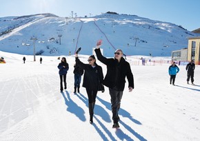 President Ilham Aliyev reviews works at “Lakeside” Hotel and Ski Club construction within Shahdag Tourism Complex