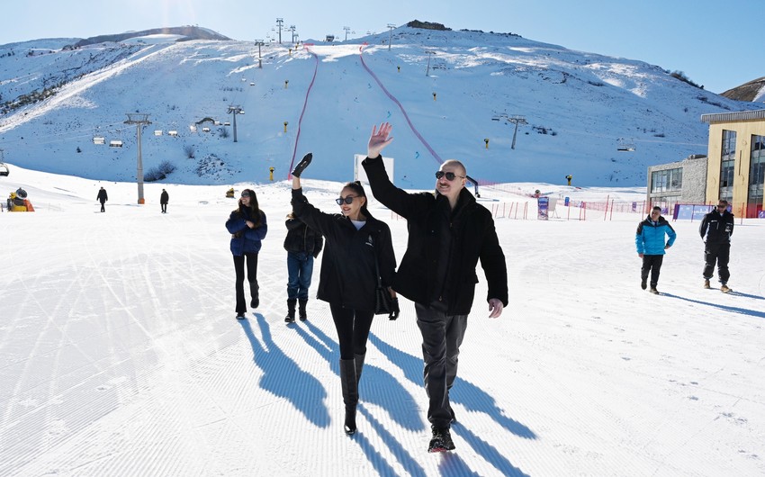 Prezident Şahdağ Turizm Kompleksindəki “Lakeside” hotelində aparılan işlərlə və “Xizək klubu” binasının tikintisi ilə tanış olub - YENİLƏNİB-2