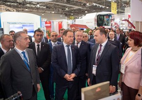 Премьер-министр Беларуси посетил выставки в Баку