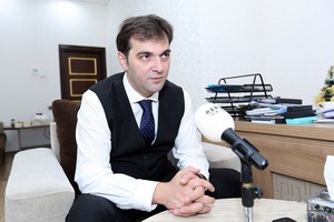 “ASAN Radio”nun direktoru Emin Musavi