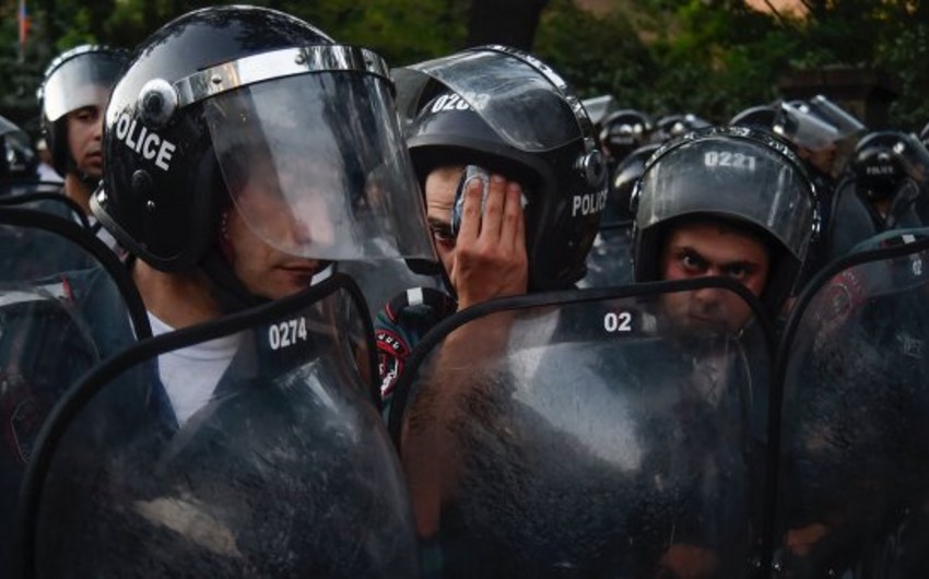 Yerevanda polis etiraz aksiyasını güc tətbiq edərək dağıdıb: 48 nəfər saxlanılıb