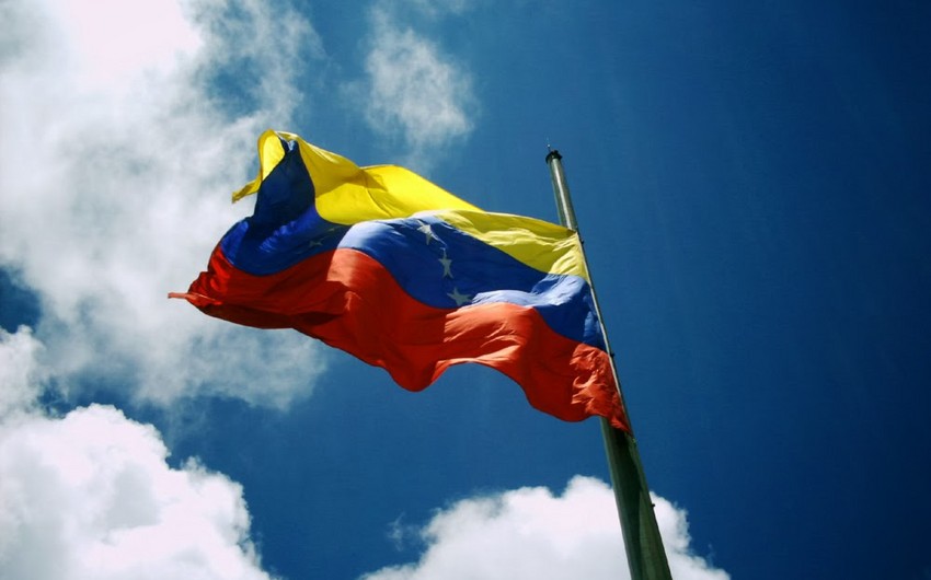 Venesuelada 27 partiya parlament seçkilərini boykot etdi