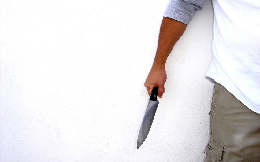 В Баку 23-летний парень получил ножевое ранение