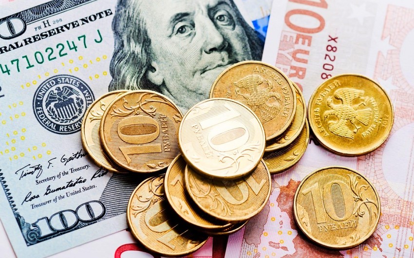 Евро подешевело к доллару перед выходом статистики по инфляции в еврозоне