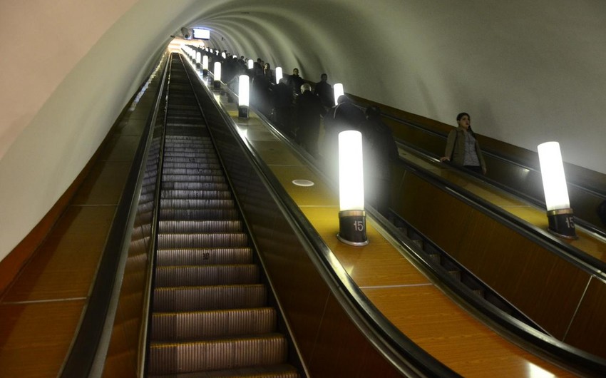 Bakı metrosunun eskalatorunda insident baş verib