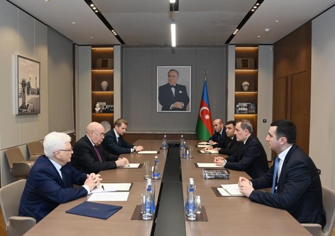 Джейхун Байрамов проинформировал спецпредставителя президента РФ о провокациях Армении