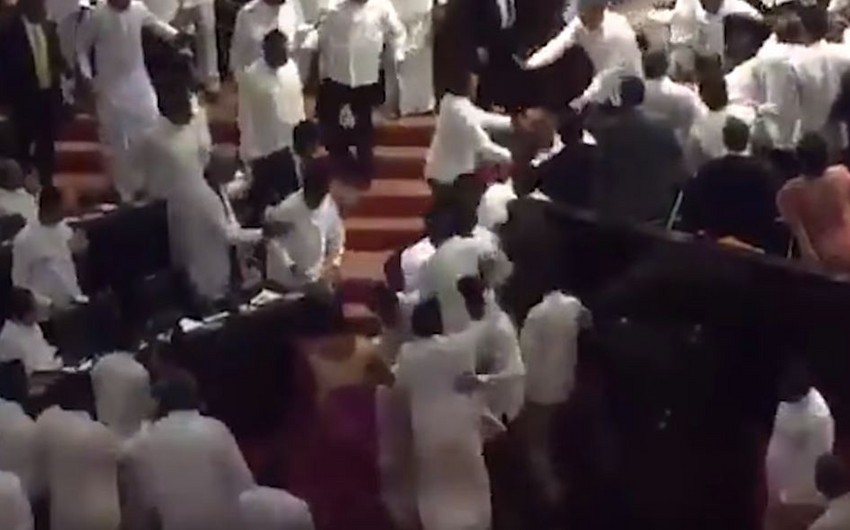 Sri Lankan lawmakers brawl in Parliament over PM row - VIDEO