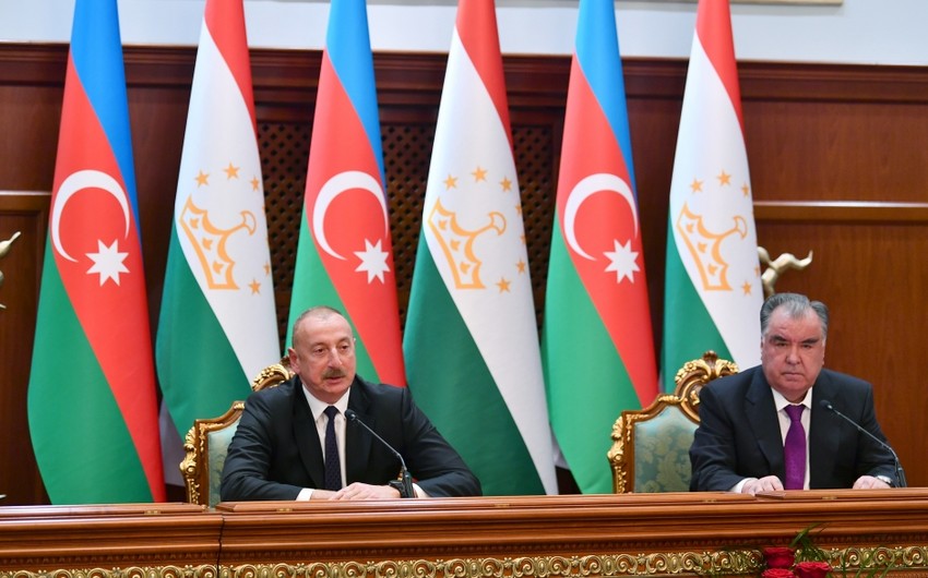 Президент Ильхам Алиев: Я был очень обрадован, увидев бурное развитие хорошеющего год от года города Душанбе