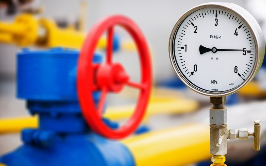 Фьючерсы на газ в Европе закрылись чуть ниже $1 100