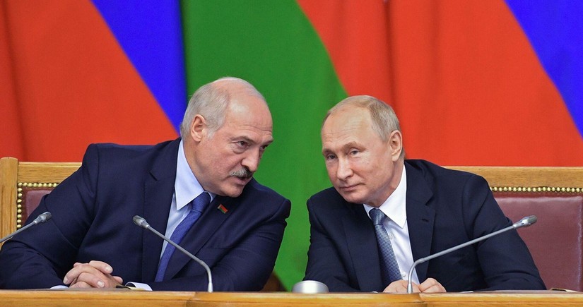 Putin, Lukashenko meet in Sochi