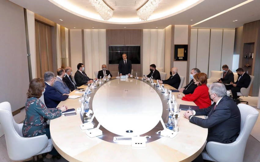 Azerbaijani economy minister presents SOCAR’s first vice-president to staff